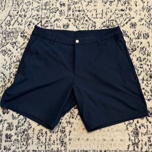 Lululemon ABC Short in Navy Blue. Size: 33.